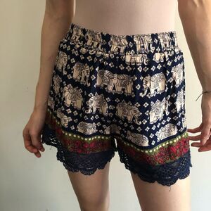 3/$20 linen made in India Boho Elephant Summer Shorts Size M Vintage Vacation
